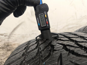 235/35 R19 Zimné pneumatiky Nokian WR Snowproof 2 kusy - 3