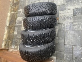 PIRELLI ICE ZERO STUDDED 215/55 R17 - 3