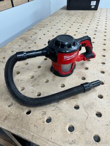 Kompaktný akú vysávač.Milwaukee M18 CV - 3