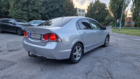 Honda Civic 1,3 hybrid 70kW sedan automat CVT - 3