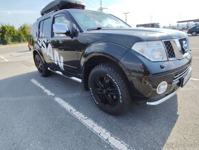 Nissan pathfinder 2.5 diesel 4x4 126kw 7miestne - 3