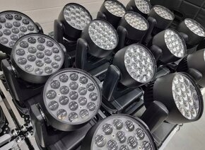 8x Moving Head Wash 19x15w RGBWW Zoom + case - 3