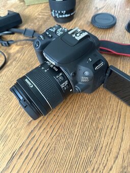 Canon EOS 200D - 3