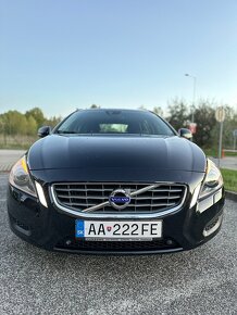 Volvo V60 2.0 D3 5 válec diesel, Automat, Momentum - 3