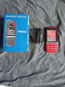 Nokia Asha 300 dotykova cervena v dobrom stave - 3