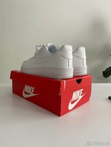 Nike Air Force - All White - 3