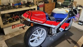 1987 HONDA VFR 750R RC30 - 3