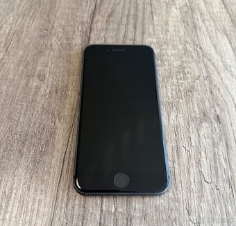 Predám - Apple iPhone 8 64GB, pekný stav - 3