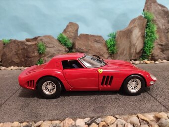 prodám model 1:18 ferrari 250 GTO 1964 - 3