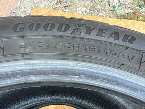 245/45 R19 zimné GoodYear 7mm - 3