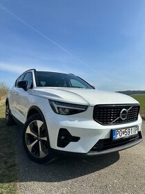 Volvo XC40 B4 AWD Ultimate Dark Mild HYBRID - 3