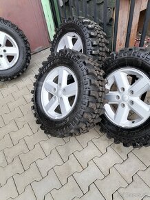 Predám pneu 235 /70 r16 - 3