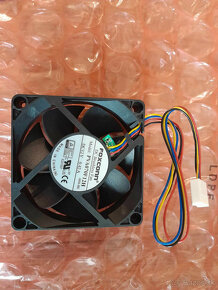 20 x Nový Foxconn PVA070E12L, AMD Heatsink's Fan, 12V 0.20A - 3