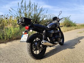 Triumph street twin 900 - 3