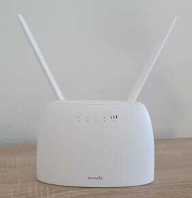 Predám Tenda 4G07 – WiFi AC1200 4G LTE router, IPv6, 2x 4G/3 - 3