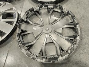 4x original nove Fiat puklice 16" - 3