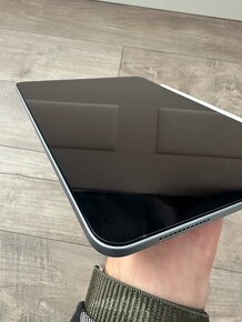 Apple iPad Air (2020) - 3