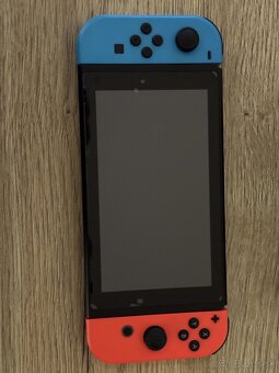 Predám Nintendo Switch – kompletný balík s original balením - 3