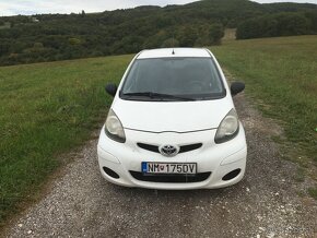 Predam toyotu aygo rok2012 benzin1.0 - 3