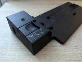 ThinkPad Ultra dock - 3