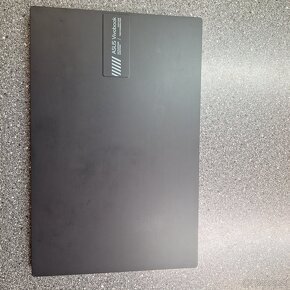 Asus Vivobook Go 15 - 3