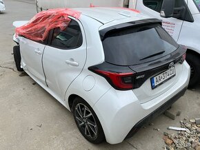 Toyota Yaris 1.5 Hybrid e-CVT Active - 3