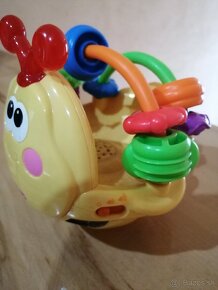 Fisher price chichotajúca sa a svietiaca včielka - 3