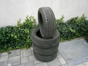 Predám 4x zimné pneu Goodyear 215/55 R17 98VXL - 3