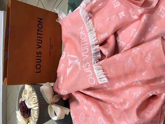 LOUIS VUITTON originál baby pink salik - 3