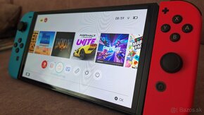 Nintendo Switch OLED Super Mario - 3