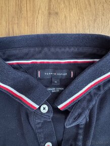 Navy pánske tričko s golierom Tommy Hilfiger - 3