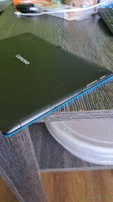 Lenovo Tablet 10" - 3