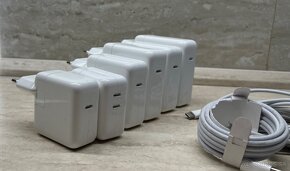 Apple USB-C Power Adapter od 30W do 96W, kábel Magsafe - 3