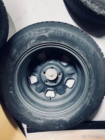 Zimne pneumatiky na diskoch 215/65 r 16 - 3