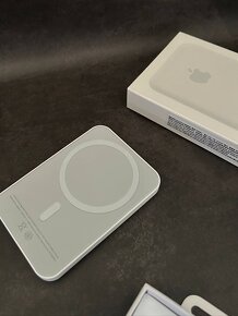 Apple powerbank - 3