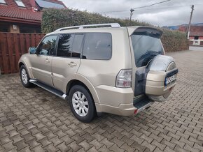 Mitsubishi Pajero - 3