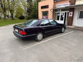 Mercedes E300 TD - 3