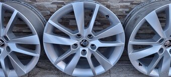 Predám SKODA Trius elektrony 5X112 R17 et49 J7 - 3