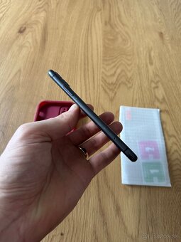 iPhone 11 64 gb Black v záruke - 3