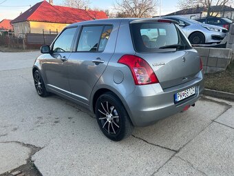 Suzuki Swift 1.3 benzín 8/2009 r.v. - 3