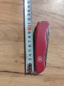 Predám švajčiarsky nožík Victorinox - 3