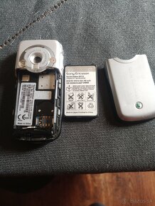 Sony Ericsson K700i - 3