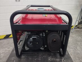 HONDA benzinovy 230V generator - 3