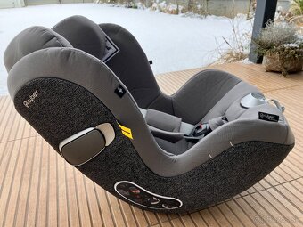 Autosedačka Cybex Sirona Z i-Size s otočnou základňou Base Z - 3