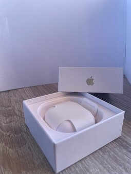 Apple AirPods 4 ANC - 3