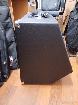 Fender Rumble 75 basgitarove kombo - 3