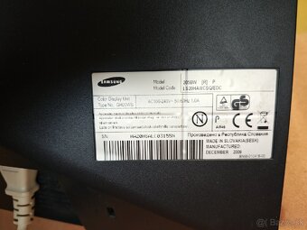 20" Samsung Syncmaster 205bw - 3