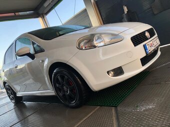 Fiat Grande Punto 2010 - 3