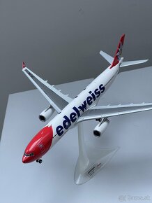 Model Airbus A330-300 Edelweiss Air 1:200 - 3