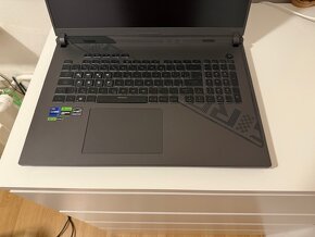 Herny Notebook  ---   RTX4060 - 3